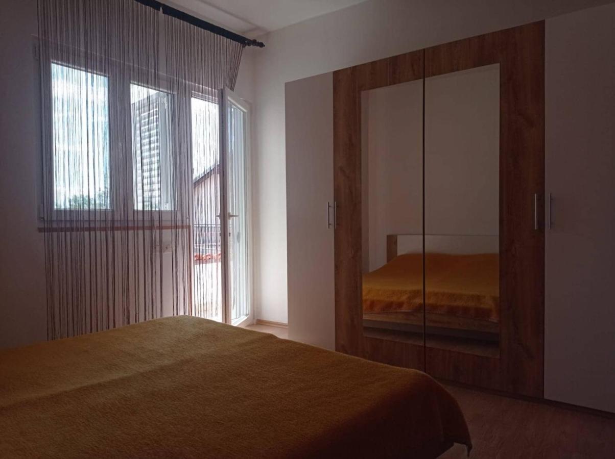 Apartmani Mare Шибеник Экстерьер фото